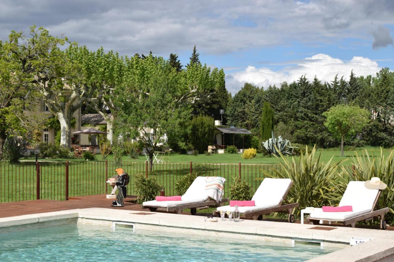 La Bastide Des Amouriers Caumont-sur-Durance Exterior photo